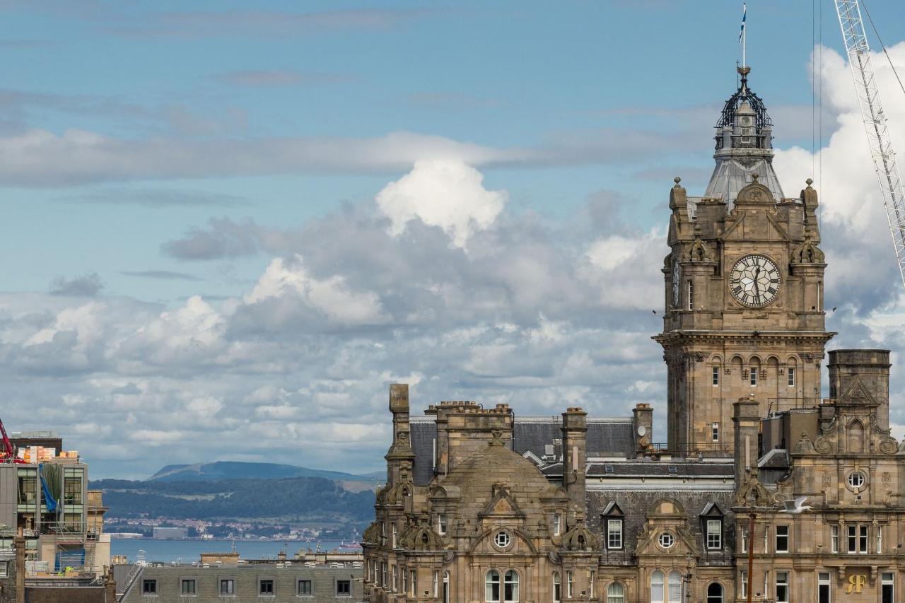 Apartamento Stunning Panoramic Views: Heart Of The Royal Mile Edimburgo Exterior foto